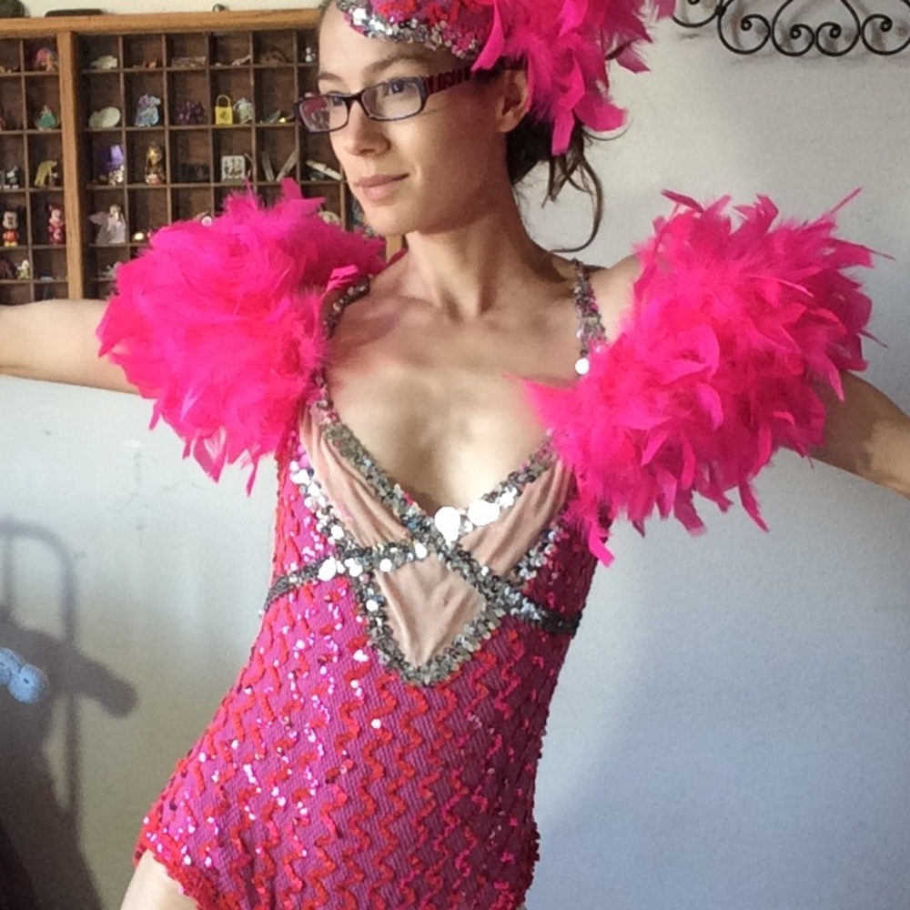 🎃 Las Vegas Showgirl Hot Pink Sequin Feathers